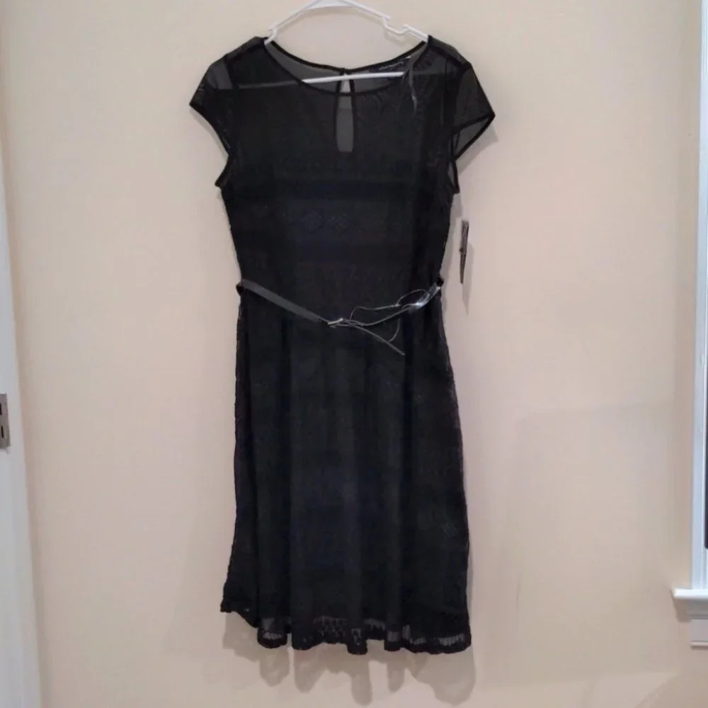 Sharagano Black cap sleeve‎ lace dress size 8 NWT